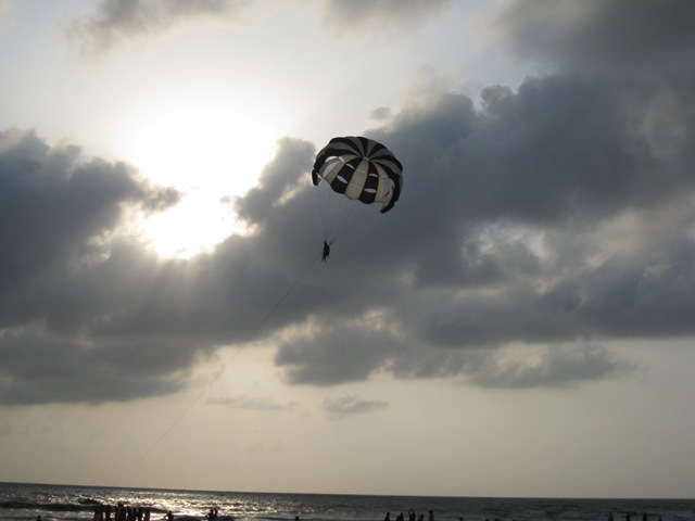 [Second anniversary (Leela Kempinski, Goa) - May 2009 034[3].jpg]