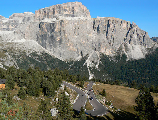 8%20cerca%20del%20paso%20di%20sella.JPG