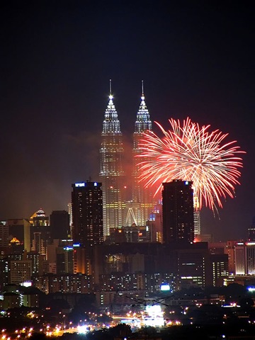 [20050831113806_merdeka_fireworks[2].jpg]
