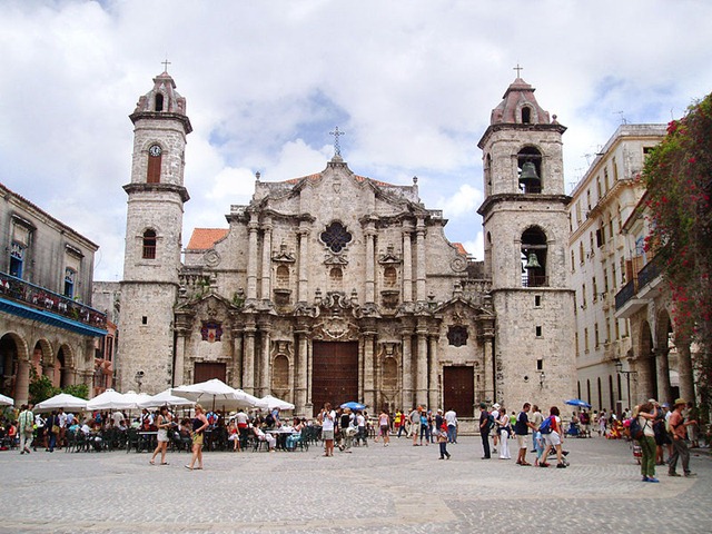 [800px-Havana_Cathedral[3].jpg]
