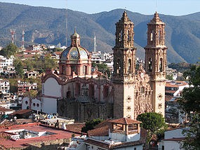 [285px-Taxco_Santa_Prisca[3].jpg]