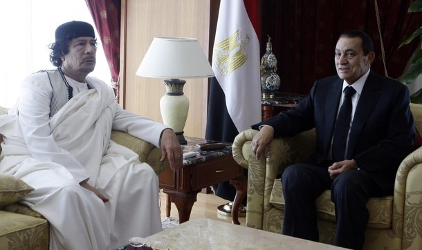 [Mubarak with Gaddafi[3].jpg]