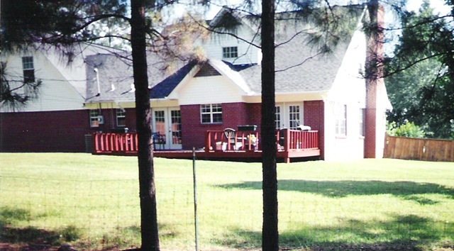 [back of house before porch[3].jpg]