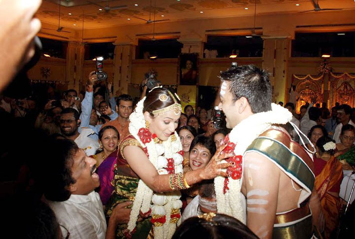 CLICK THE ABOVE ARROW TO ZOOM THE IMAGE