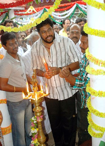 CLICK THE ABOVE ARROW TO  ZOOM THE IMAGE