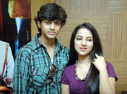 CLICK THE ABOVE ARROW TO  ZOOM THE IMAGE