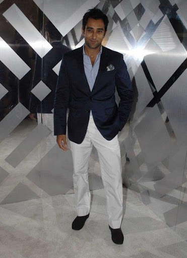 CLICK THE ABOVE ARROW TO  ZOOM THE IMAGE