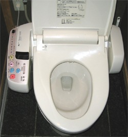 [japan-toilet2[4].jpg]