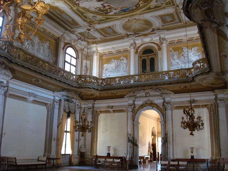 Salone_delle_feste_01.jpg
