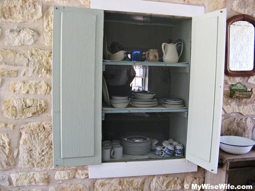 Net is the only barrier, performs as natural dryer at farm kitchen