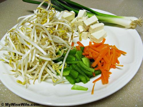 Ingredients for stir-fried bean sprouts Ingredients for stir-fried bean sprouts
