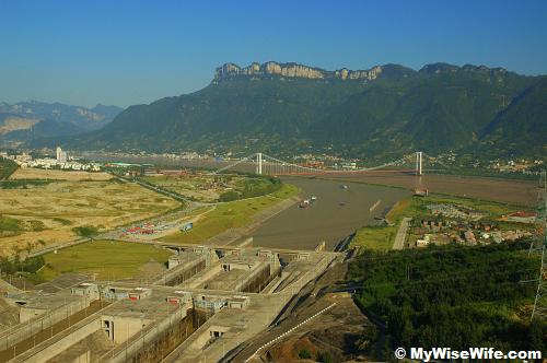 Xiling - Yangtze Bridge, also visible is two stages of Three Gorges Dam Shiplock Xiling - Yangtze Bridge, also visible is two stages of Three Gorges Dam Shiplock