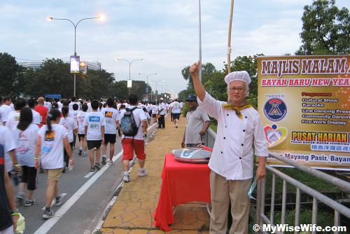 The chef for the Year End Food Charity Promotion in Bayan Baru The chef for the Year End Food Charity Promotion in Bayan Baru