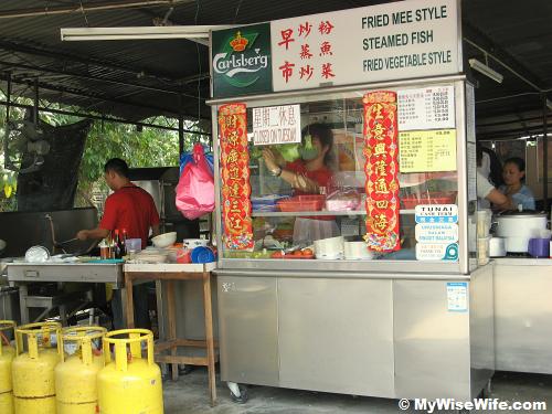 The no-name stall opposite Sg Ara Police Station The no-name stall opposite Sg Ara Police Station