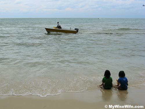 Amazing sea and its horizon...