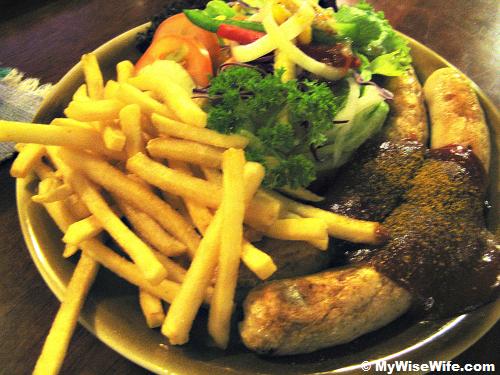 Pork sausage with tomato sauce and curry powder Pork sausage with tomato sauce and curry powder