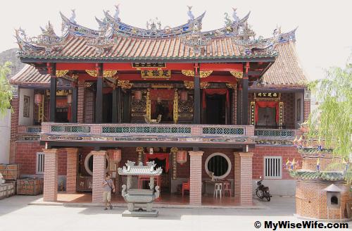 The facade of Hock Teik Cheng Sin Temple