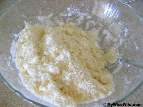 Flour, sugar and oil mix
