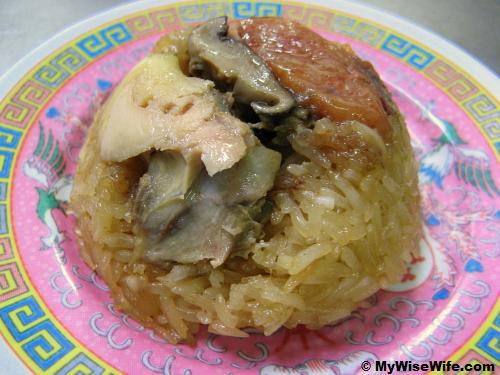 Lo Mai Gai (Glutinous Rice with chicken, mushroom and Chinese sausage)