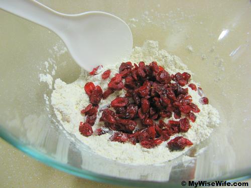 All dried ingredients are mixed