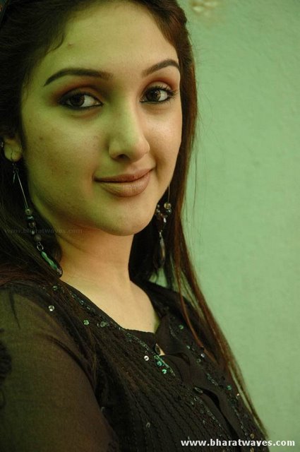 A collection of Hot pictures of Indian Celebs<br />
A collection of Hot pictures of Indian Celebs<br />