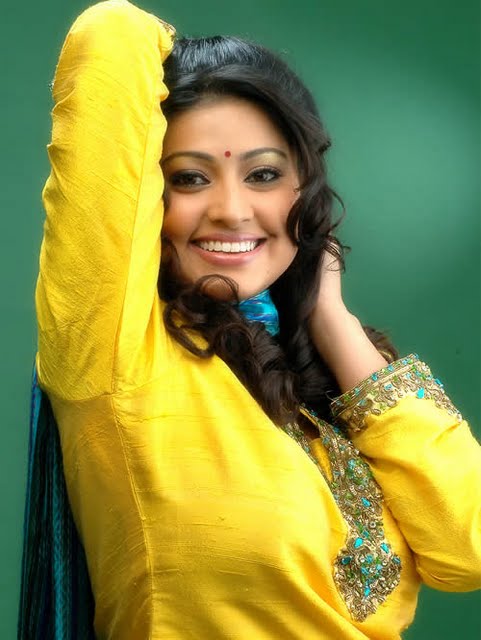 South Indian HQ glamour wallpapers@MirchiWoods.com