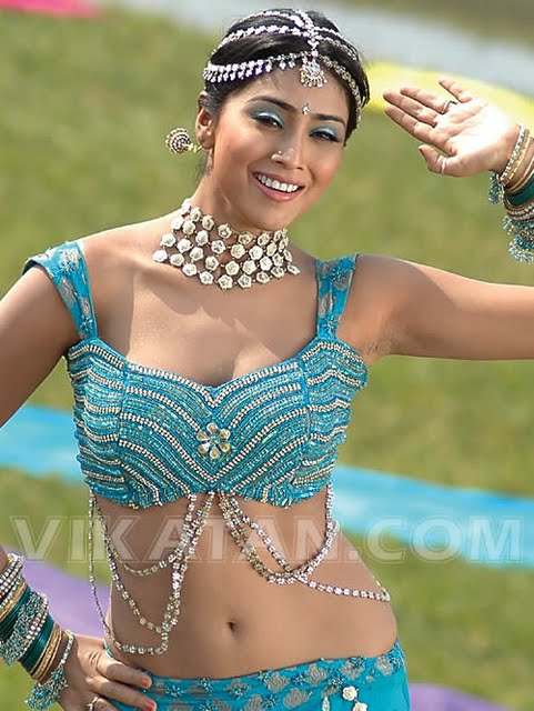 South Indian HQ glamour wallpapers@MirchiWoods.com