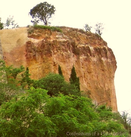 [ochre cliff[34].jpg]