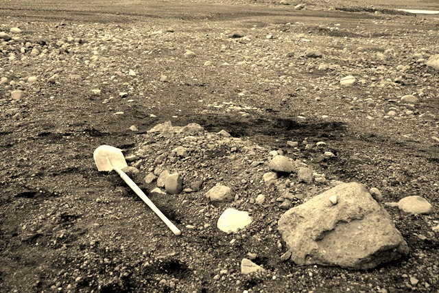 [A small flute - grave of the unknown glacial geologist[15].jpg]