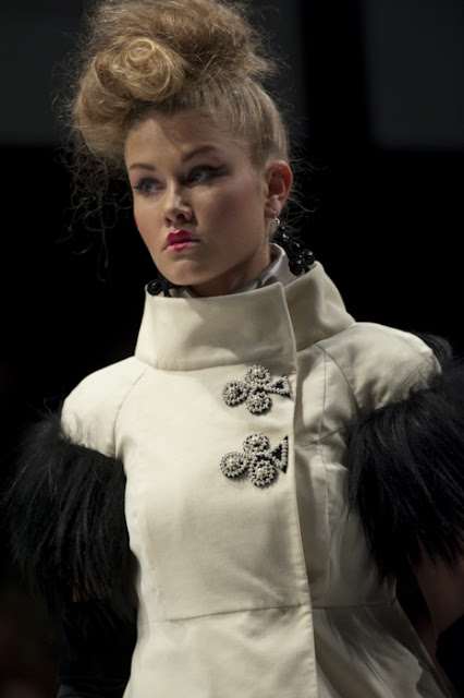 Anastasiya Zaiceva, UFW, fall/winter 2010-11 Photographer Serge Chernikov