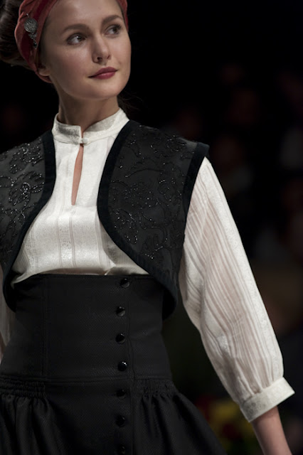 Lyudmila Sivceva-Klymuk, UFW, fall/winter 2010-11 Photographer Serge Chernikov