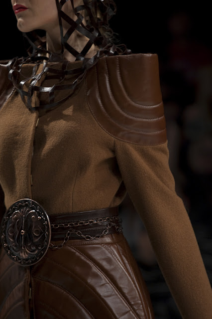 Daria Galushka, UFW, fall/winter 2010-11 Photographer Serge Chernikov