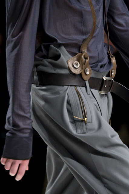 Elena BURENINA, UFW, fall/winter 2010-11 Photographer Serge Chernikov