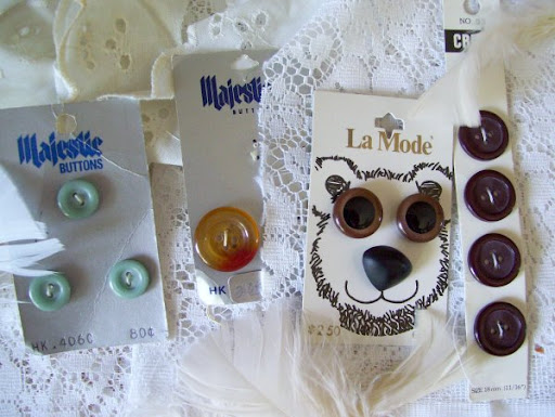 vintage button giveaway