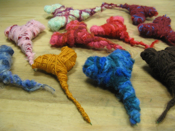 petits coeur en laine pour la St Valentin