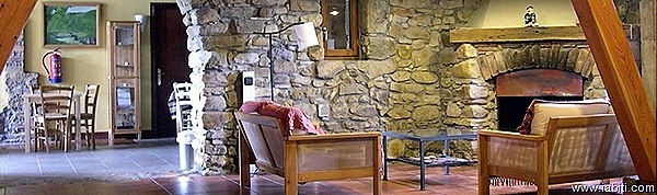sala con chimenea
