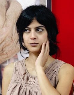 [Brenda Lozano[5].jpg]