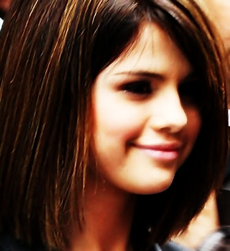 Selena Gomez Short Hairstyles 2010. Selena Gomez .