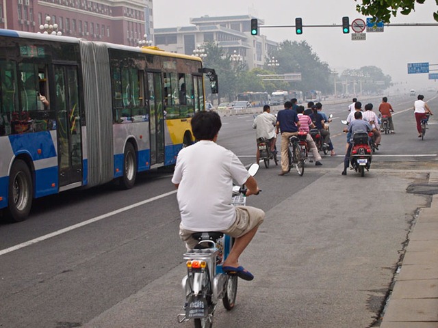 [CyclingInBeijing[2].jpg]