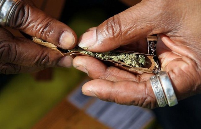 [pot_protesters_in_the_usa_14[4].jpg]