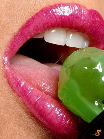 [devushki-s-konfetami-foto_46622_s__14[5].jpg]