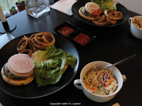 Smoked salmon sandwich on bagel thins