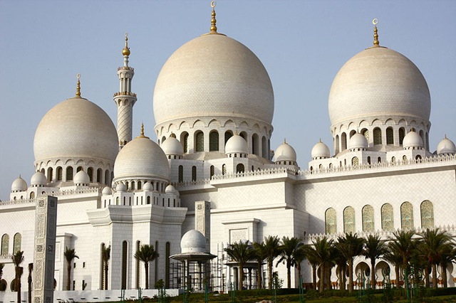 [800px-Sheikh_Zayed_Mosque,_Abu_Dhabi[2].jpg]