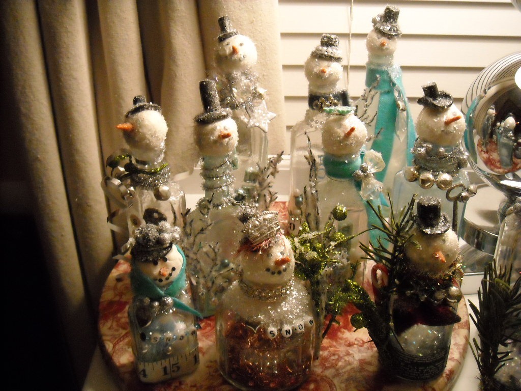 [bottle snowmen I made 12-3-8,2010 009[4].jpg]