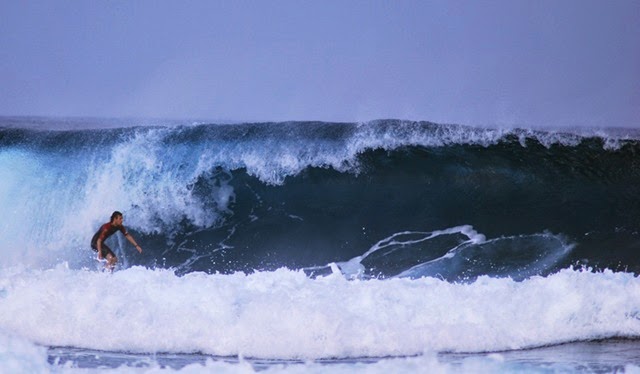 [Hawaii-Return to the source-first surf09[4].jpg]