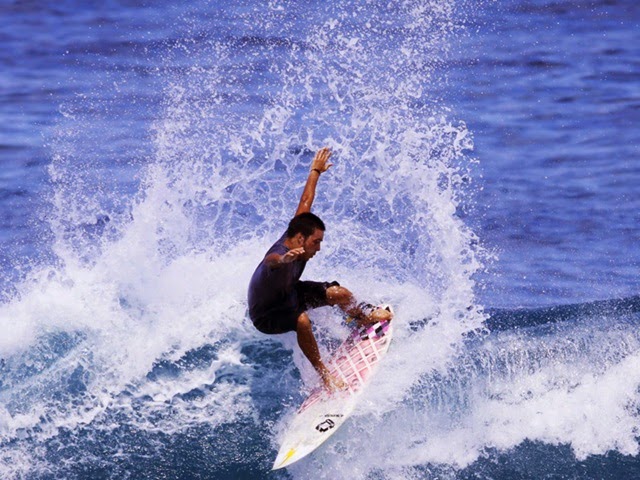 [Surftrip-Bali---Uluwatu---Hadrien-Ballion-01[4].jpg]
