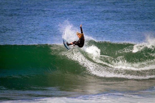 [Free surf Jord Fortmann Coxos Ericeira 15[4].jpg]