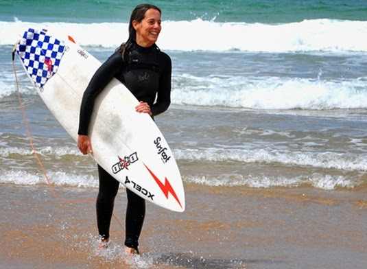 Surf-Senior-Teresa-Abraços_Costa-da-Caparica-03
