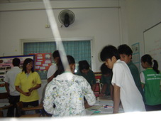 อ.สุพัตรเสื้อสีเหลือง