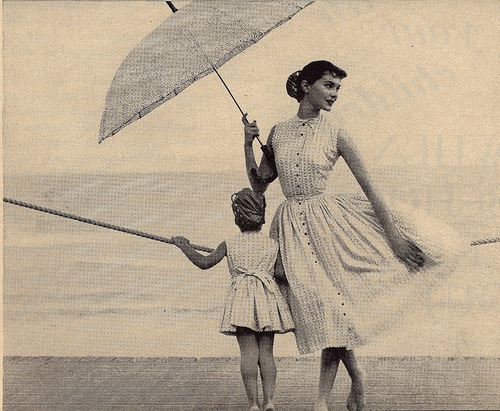 [1955 fashion mother daughter[2].jpg]